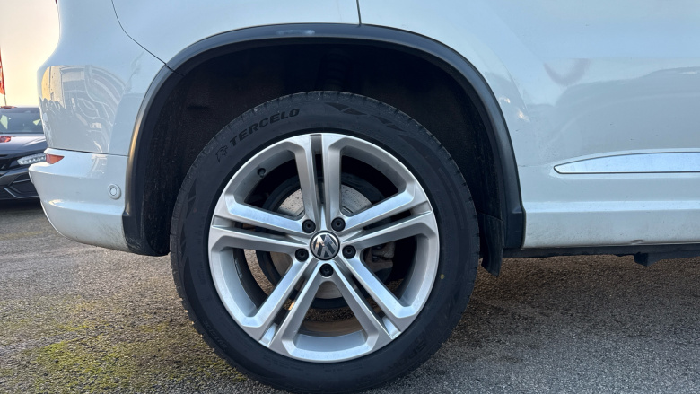 Volkswagen Tiguan 2.0 TDi BlueMotion Tech R-Line 5dr Diesel Estate